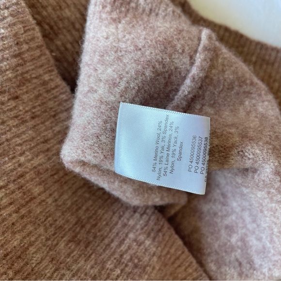 Aritzia sweater - Picture 3 of 3